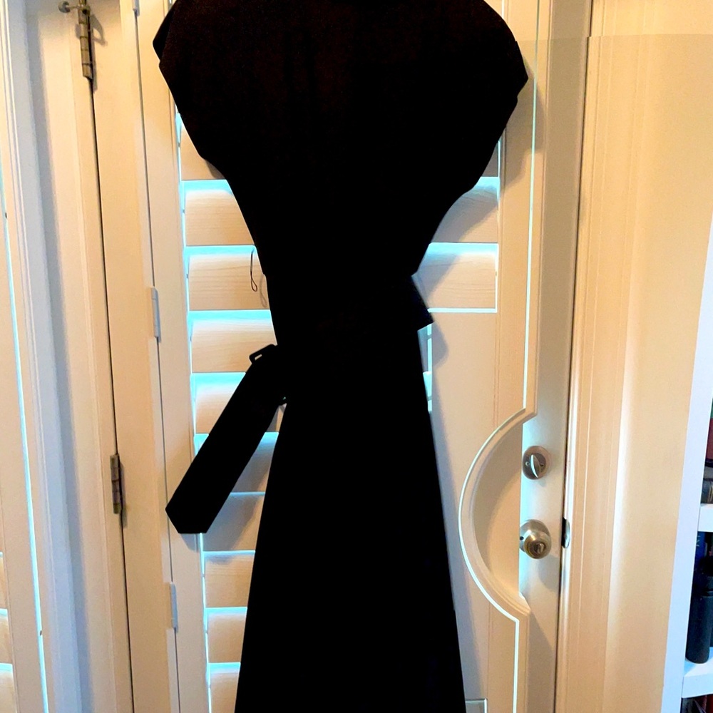 Debora Kurhme new black dress with wide belt